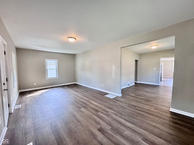 1425 W 3rd St, Anderson, IN 46016 - photo 2