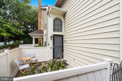 5737 Balsam Grove Ct unit 64, Rockville, MD 20852 - photo 2