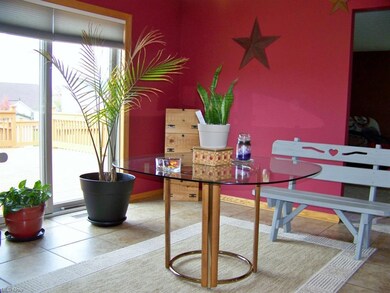 Kitchen eating area