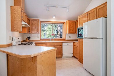 57700 Filbert Ln unit 5, Sunriver, OR 97707 - photo 5