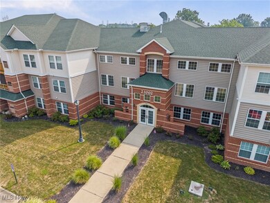 Chandlers Lane Condominiums unit 224, Olmsted Falls, OH 44138 - photo 2