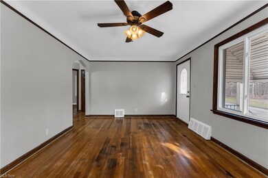 20101 Maple Heights Blvd, Maple Heights, OH 44137 - photo 5