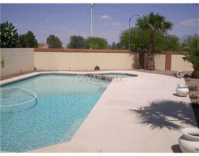 Swimming Pool/Hot Tub/Sauna.