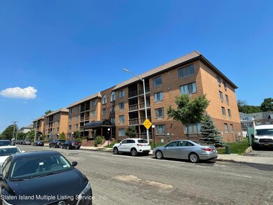 Chestnut Hill at Essex Park unit 3C, Staten Island, NY 10314 - photo 3