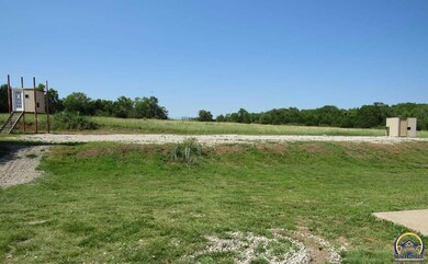 8040 SW 61st St, Topeka, KS 66610 - photo 5