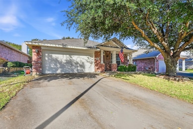 5633 Broken Gap Dr, Fort Worth, TX 76179 - photo 3