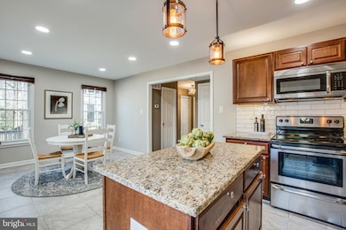 2370 Albot Rd, Reston, VA 20191 - photo 7