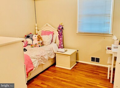 219 Hutton St, Gaithersburg, MD 20877 - photo 5