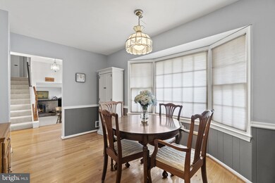 7920 Edinburgh Dr, Springfield, VA 22153 - photo 6