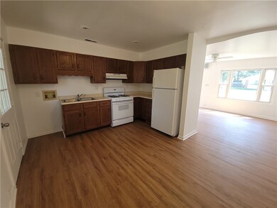 1609 S 3rd St, Mattoon, IL 61938 - photo 4