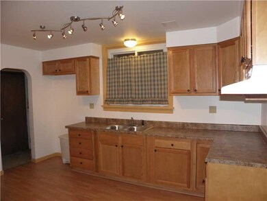 Kitchen. Spacious Eat-in Kitchen w/ Newer Cabinets