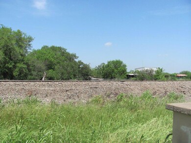 110 Huntington Rd, Rosenberg, TX 77471 - photo 2