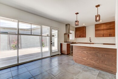 3632 N 8th Ave-13