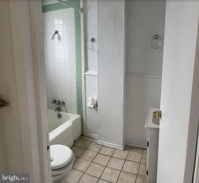5126 Race St unit 2R, Philadelphia, PA 19139 - photo 6