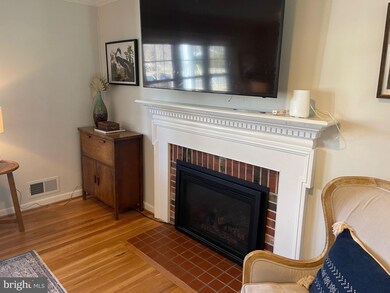 1127 Priscilla Ln, Alexandria, VA 22308 - photo 6