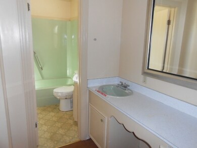 1305 Louisiana Ave, Tylertown, MS 39667 - photo 2