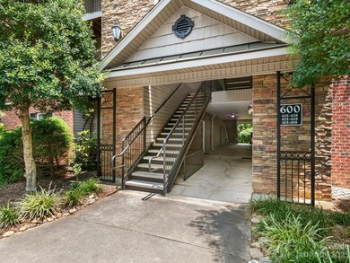 626 Appeldoorn Cir unit 626, Asheville, NC 28803 - photo 2