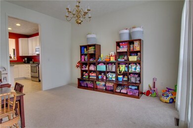 This room connects through to the kitchen.