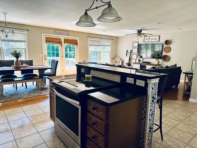 695 West St, Ludlow, MA 01056 - photo 3