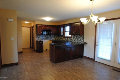 424 Barbara Sue Ln, Mount Washington, KY 40047 - photo 4