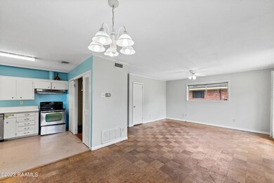 501Dafney-21