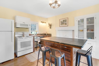 255 Raymond Hill Rd, Raymond, ME 04071 - photo 4