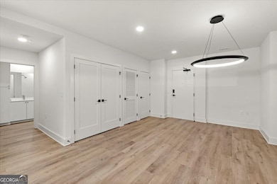 Not actual photos of the current listing. Simialr finishes and layout.