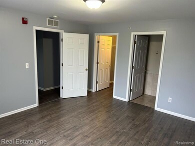 12101 Hidden View Ct unit 13, Utica, MI 48315 - photo 5