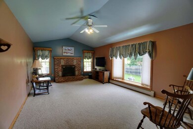 06 family room