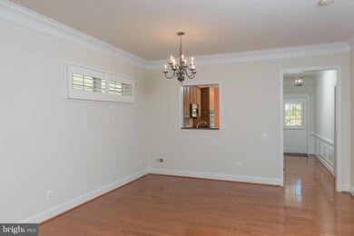 8913 Periwinkle Blue Ct, Lorton, VA 22079 - photo 3