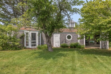 Studio/barn/covered patio