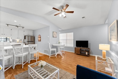 6-web-or-mls-17462-front-beach-rd-73-d