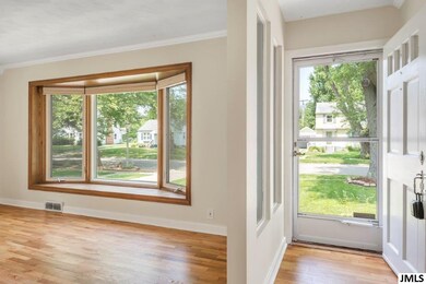 600 N Dexter Dr, Lansing, MI 48910 - photo 4