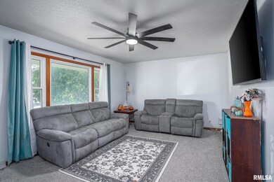 6731 Wilkes Ave, Davenport, IA 52806 - photo 6