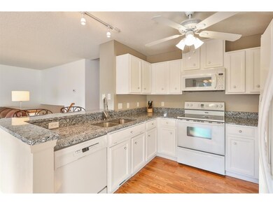 Great kitchen - new granite counters, breakfast ba