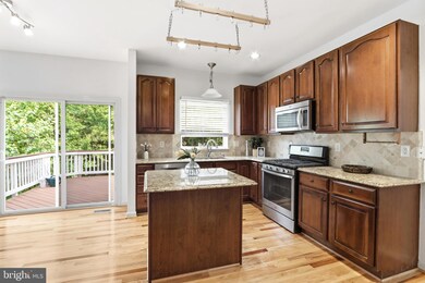 18913 Porterfield Way, Germantown, MD 20874 - photo 5