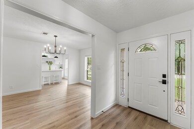 28710 Savannah Dr, Shenandoah, TX 77381 - photo 3