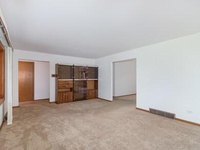 9S371 Modaff Rd, Naperville, IL 60565 - photo 5