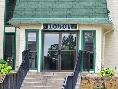 10501 Cedar Lake Rd unit 212, Hopkins, MN 55305 - photo 2