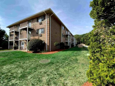 377 Huse Rd unit 9, Manchester, NH 03103 - photo 4