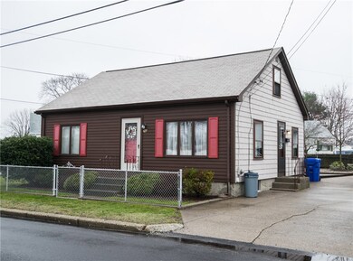 427 Kenyon Ave, Pawtucket, RI 02861 - photo 2
