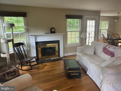 10213 Faire Commons Ct, Burke, VA 22015 - photo 6