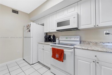 8560 SW 212th St unit 308, Cutler Bay, FL 33189 - photo 4