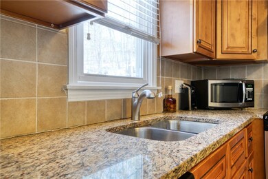 18 Apple Valley Pkwy, Greenville, RI 02828 - photo 3
