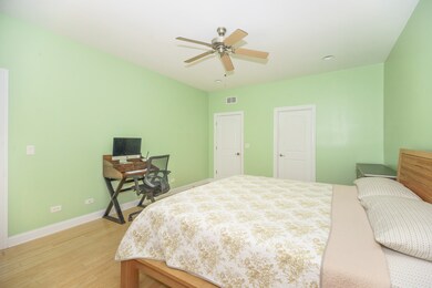 2921 W Glenlake Ave unit 2S, Chicago, IL 60659 - photo 3