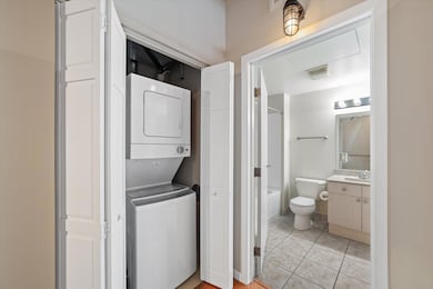 Cobblers Lofts unit 304, Milwaukee, WI 53212 - photo 6