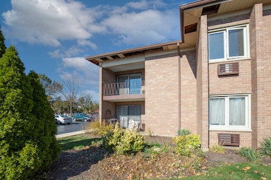 483 N Larch Ave unit 202W, Elmhurst, IL 60126 - photo 4
