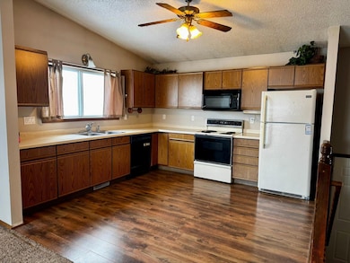 3620 Village Green Ln, Moorhead, MN 56560 - photo 4