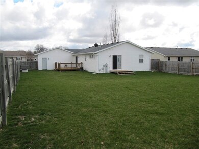 103 Debbie Dr, Evansville, WI 53536 - photo 2