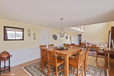 04_228OldeHomesteadDrive_93_LivingRoomDi